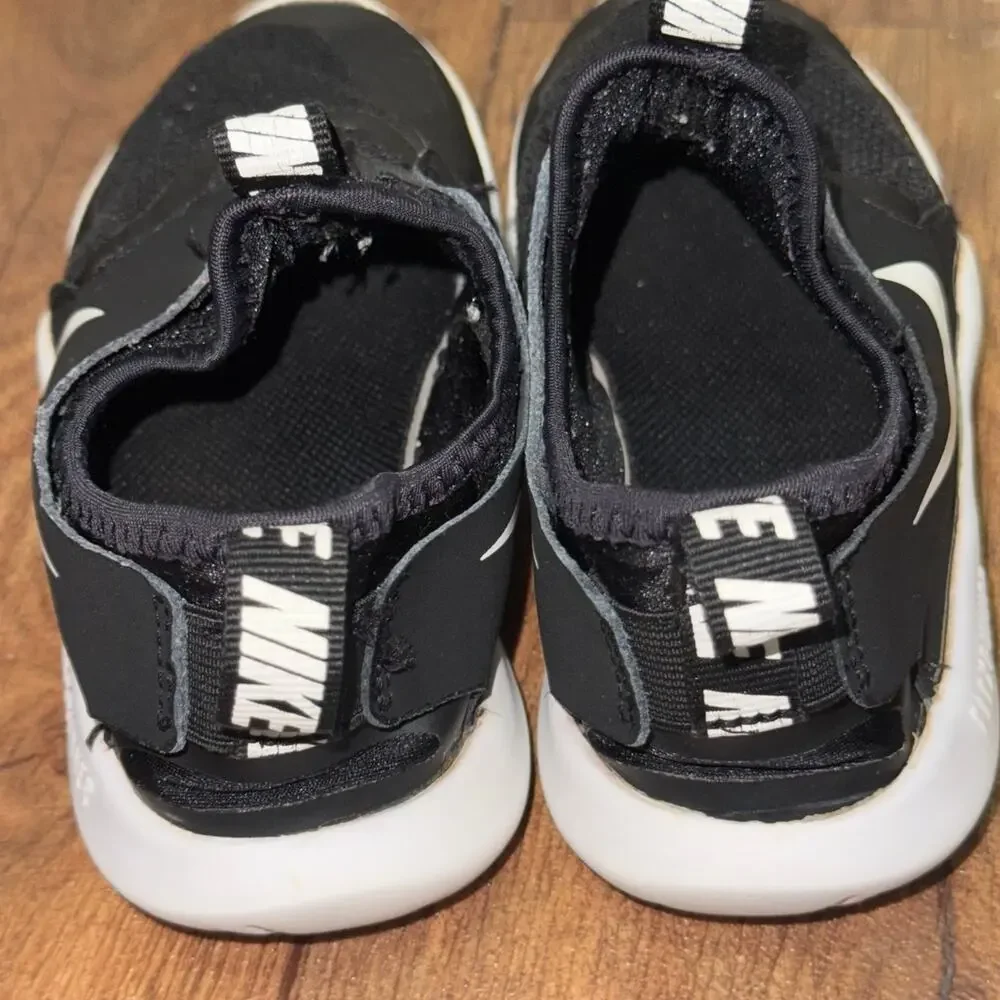 Nike Flex Runner sz 3.5 Slip-On Running Shoes Kids Athletic Sneakers